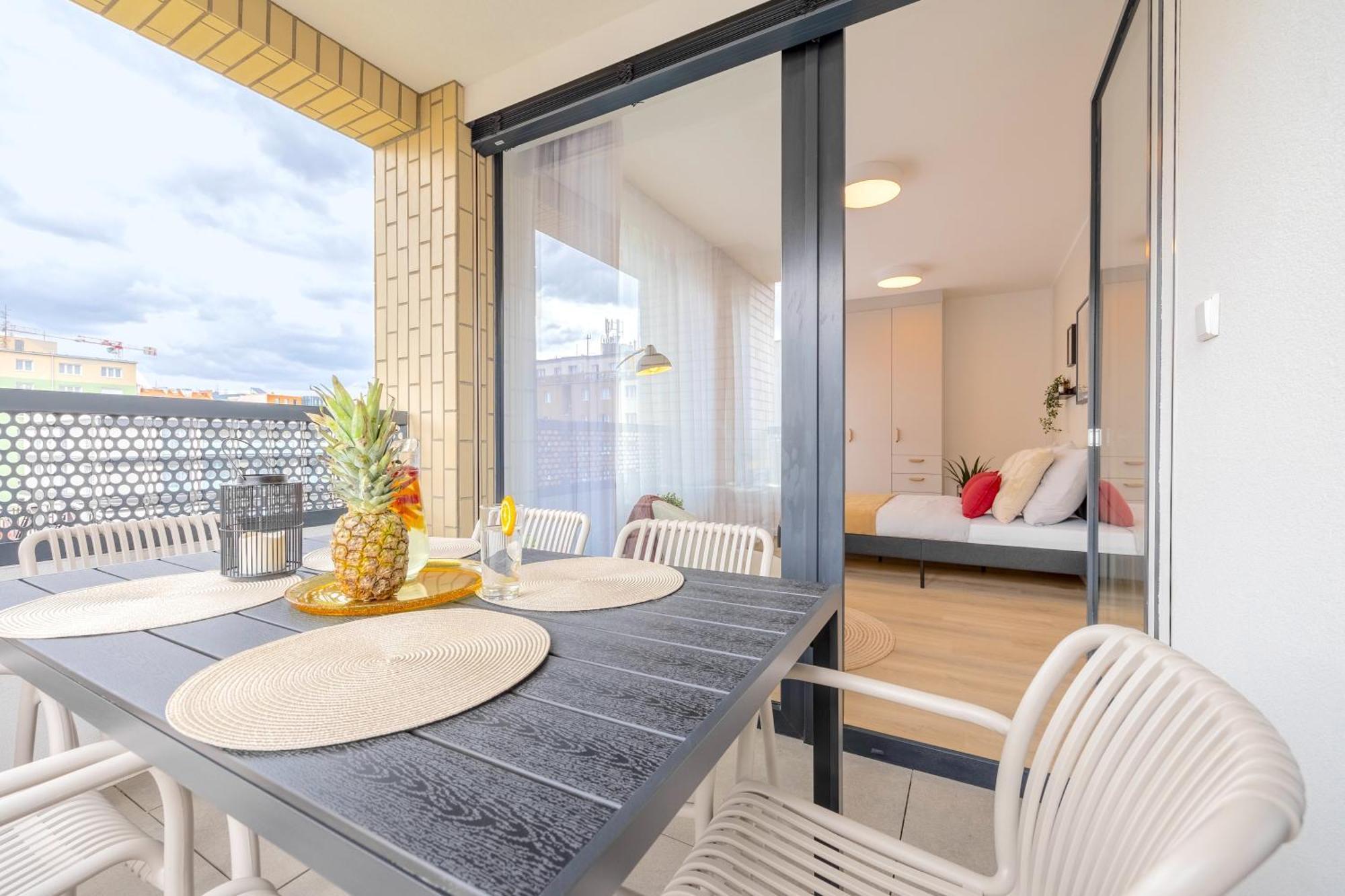Апартаменты Bright 2Br - 4Th Floor, Balcony, Free Parking By Gravity Прага Экстерьер фото