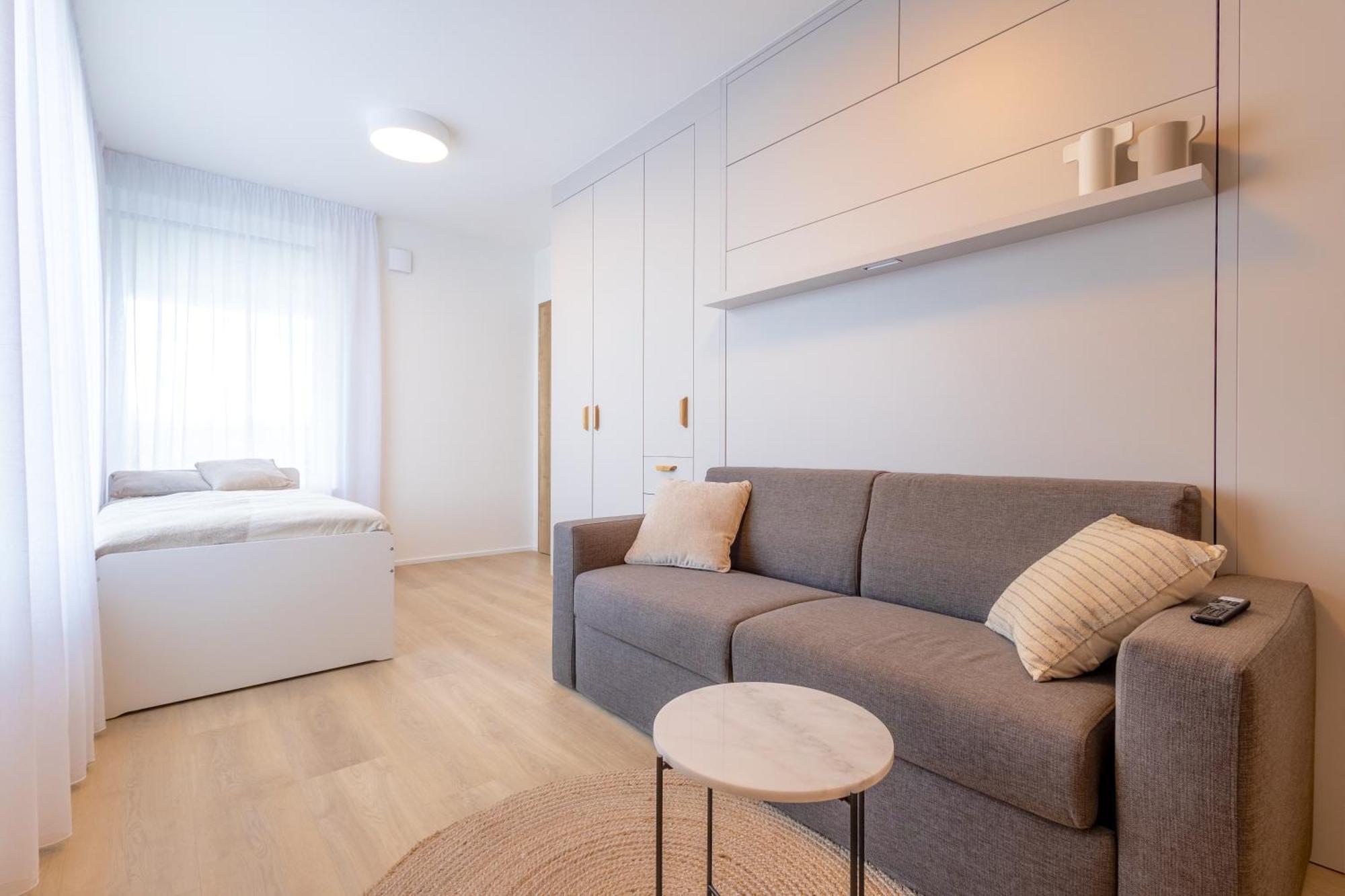 Апартаменты Bright 2Br - 4Th Floor, Balcony, Free Parking By Gravity Прага Экстерьер фото